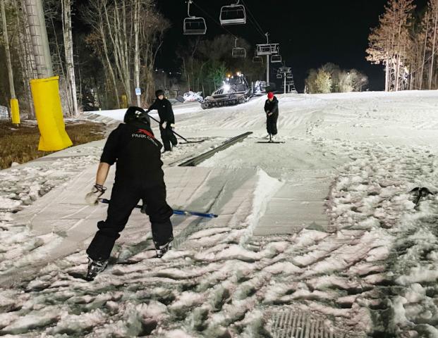 Crew Cascade Mountain 3